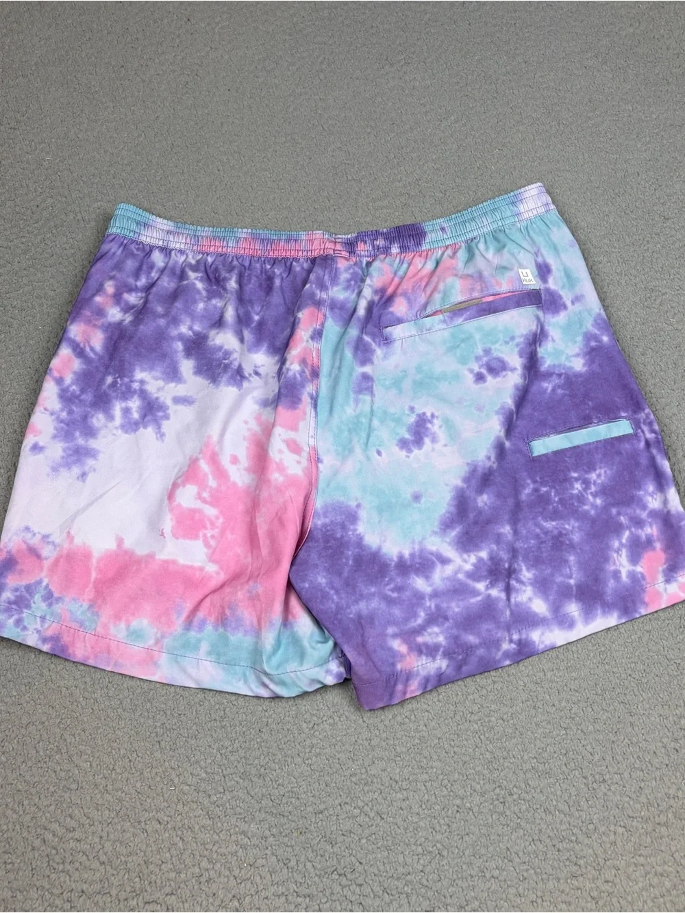 Huk Swim Trunks Men’s Large in Pink, Purple & Teal Tie-Dye Lined Beach Pool